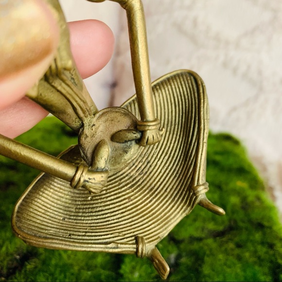 Dhokra brass color sitting lady musician tribal drummer figure table accent - Picture 12 of 15
